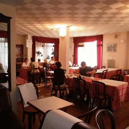 Hipotel Paris Marne La Vallée Noisiel Esterno foto